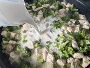 Makaron z kurczakiem w sosie mozzarella - IMG 5342