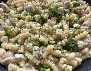 Makaron z kurczakiem w sosie mozzarella - IMG 5350