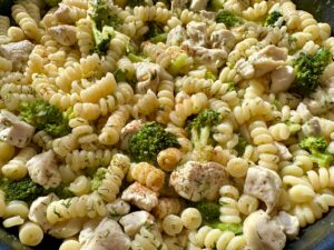 Makaron z kurczakiem w sosie mozzarella - IMG 5357