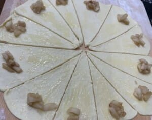 Ciasto na rogaliki z nadzieniem jabłkowym